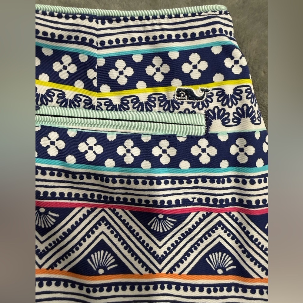 Vineyard Vines Women’s Performance Golf Skort - Picture 2 of 7